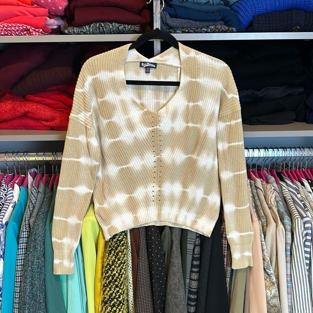 Vintage Freshman tan and white tie dye long sleeve v neck sweater size S